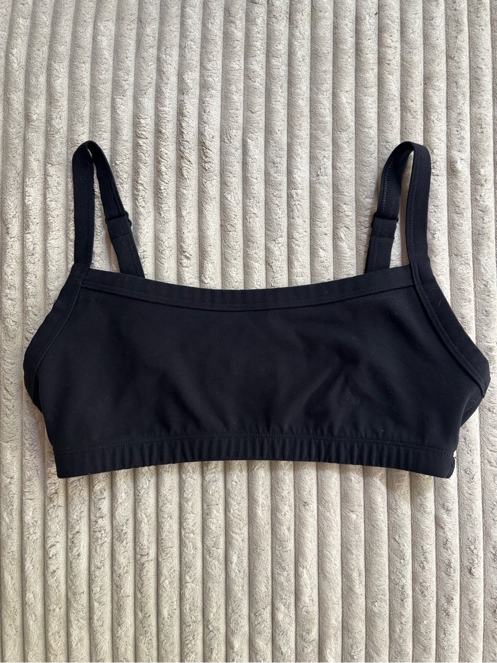 Aritzia Golden S Black Sports Bra